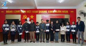 VJ Hà Tĩnh trao quà tại trường THPT Đồng Lộc